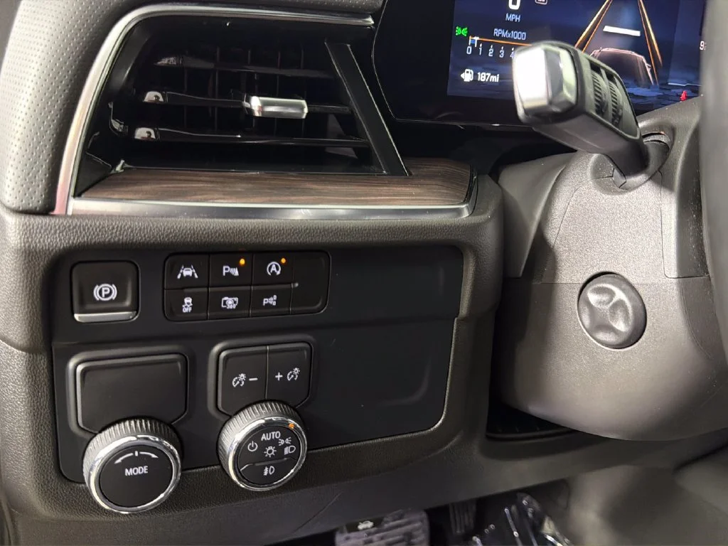 Used 2025 Black Chevrolet Premier image 22