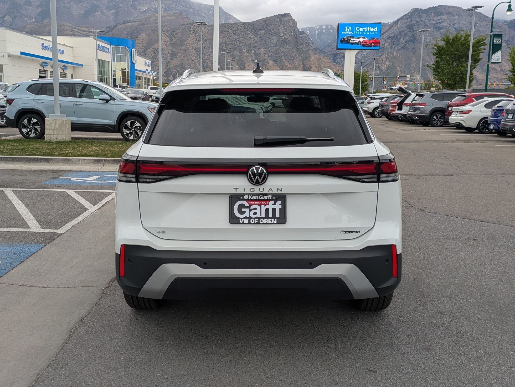 New 2026 Pure White Volkswagen SE image 4