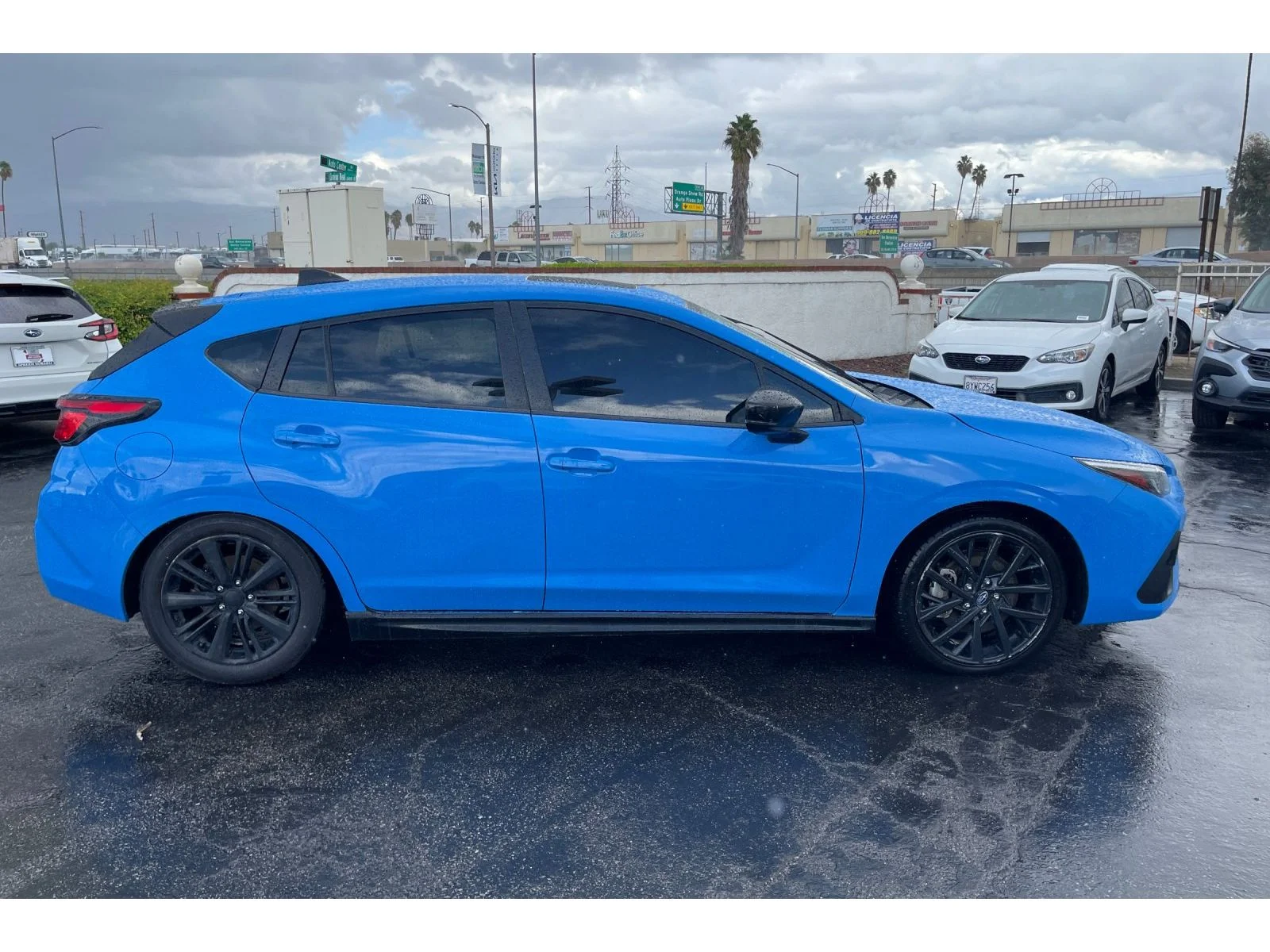 Used 2024 OASIS BLUE PEARL Subaru RS image 7