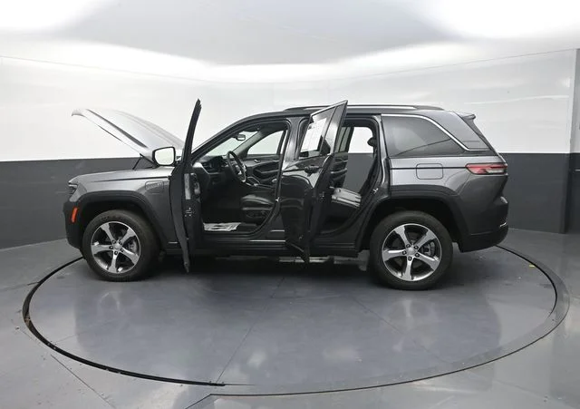 Used 2022 Gray Jeep 4xe image 33