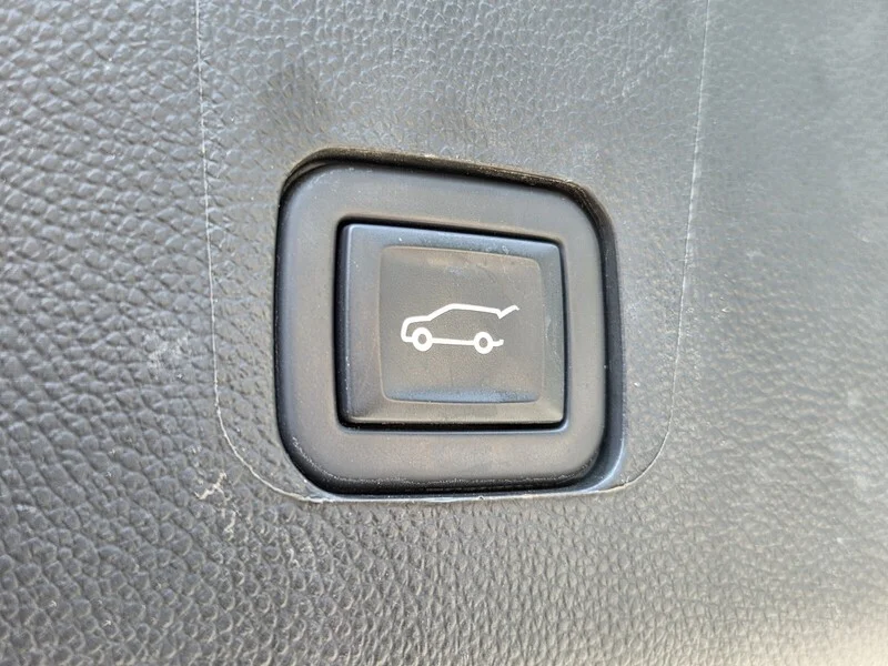 Used 2023 Sterling Gray Metallic CHEVROLET AWD 4DR LT LEATHER image 18