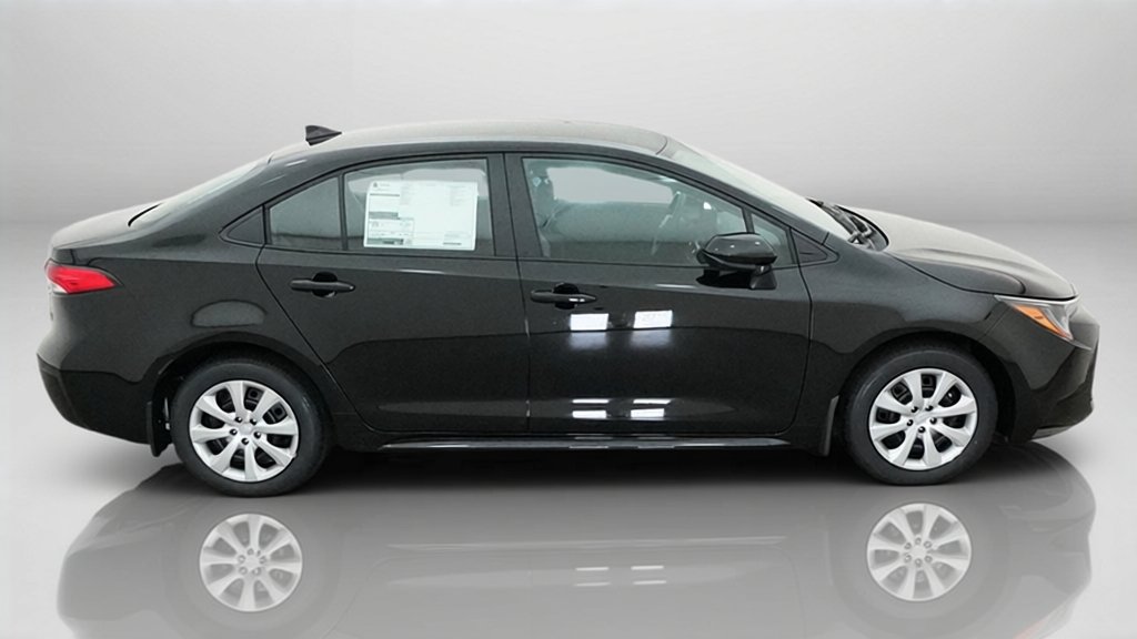 New 2027 Inked Toyota LE image 7