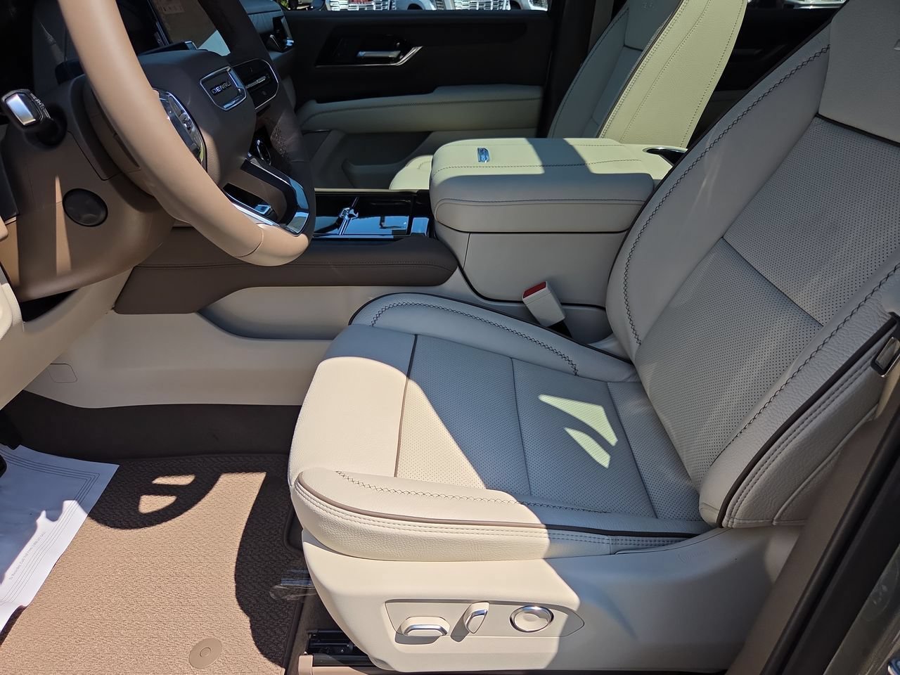 2026 GMC Yukon XL Denali - Photo 20
