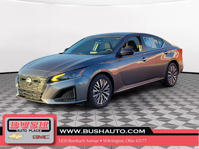 Used 2024 Gray Nissan 2.5 SV image 2