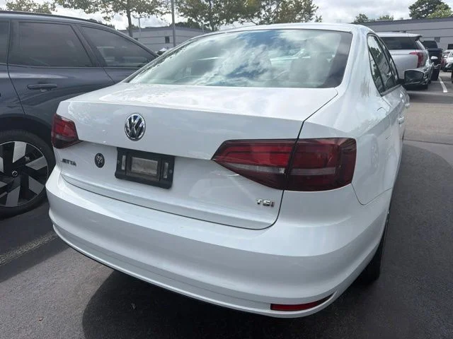 Used 2018 Pure White Volkswagen 1.4T S image 8
