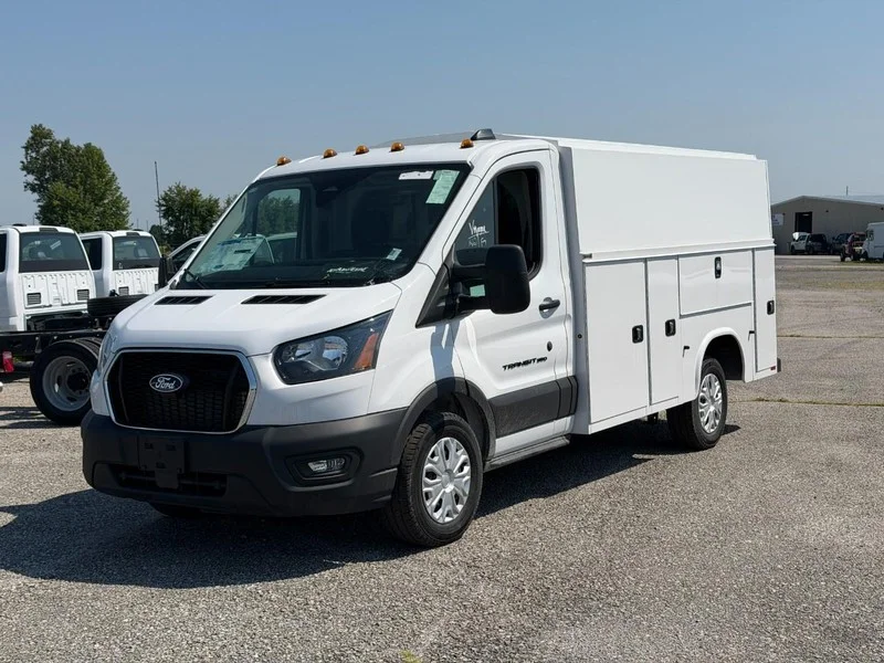 New 2026 Oxford White Ford Low KUV image 1