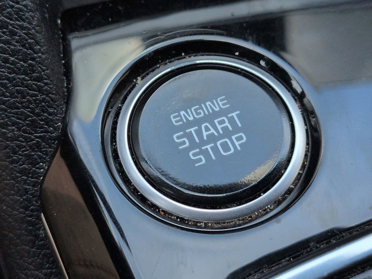 Used 2023 Everlasting Silver Kia EX image 34