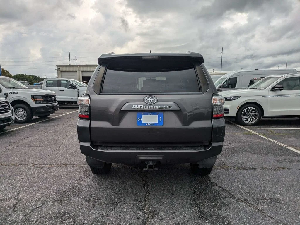 Used 2018 Magnetic Gray Metallic Toyota SR5 Premium image 5