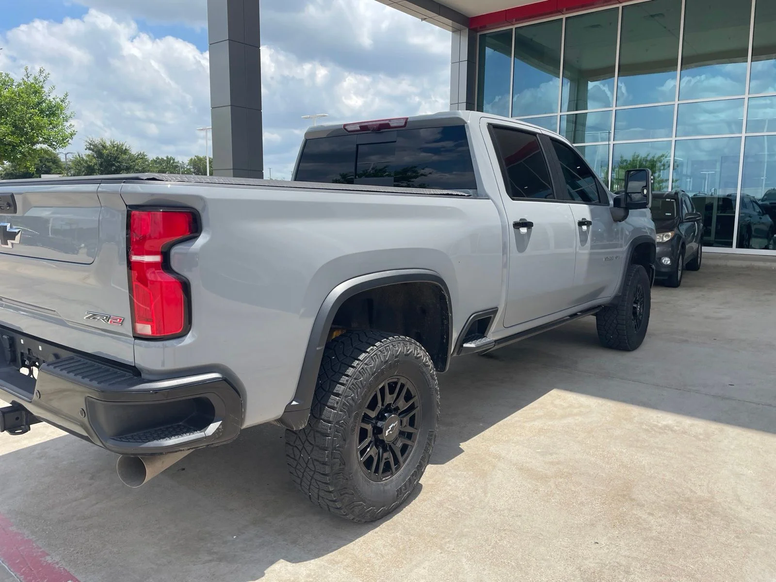 Used 2024 Gray Chevrolet ZR2 image 13