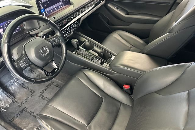 Used 2024 White Honda EX-L image 11
