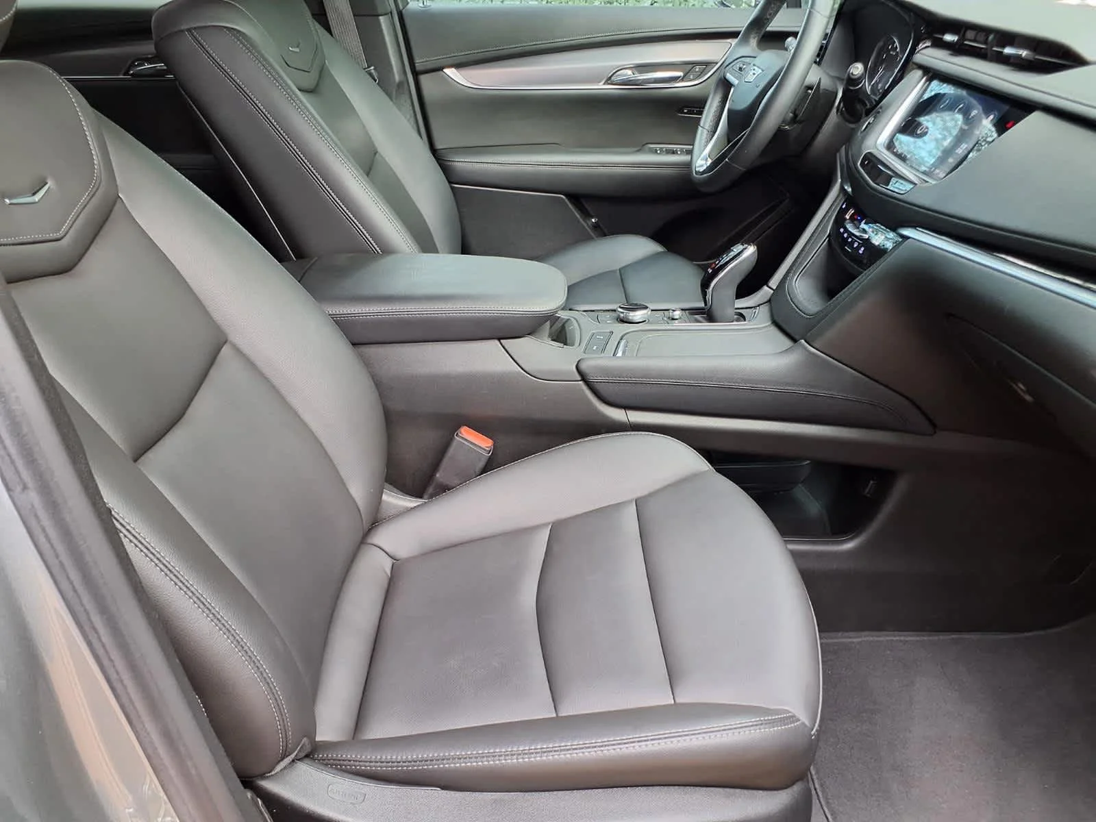 Used 2023 Argent Silver Metallic Cadillac Luxury image 10