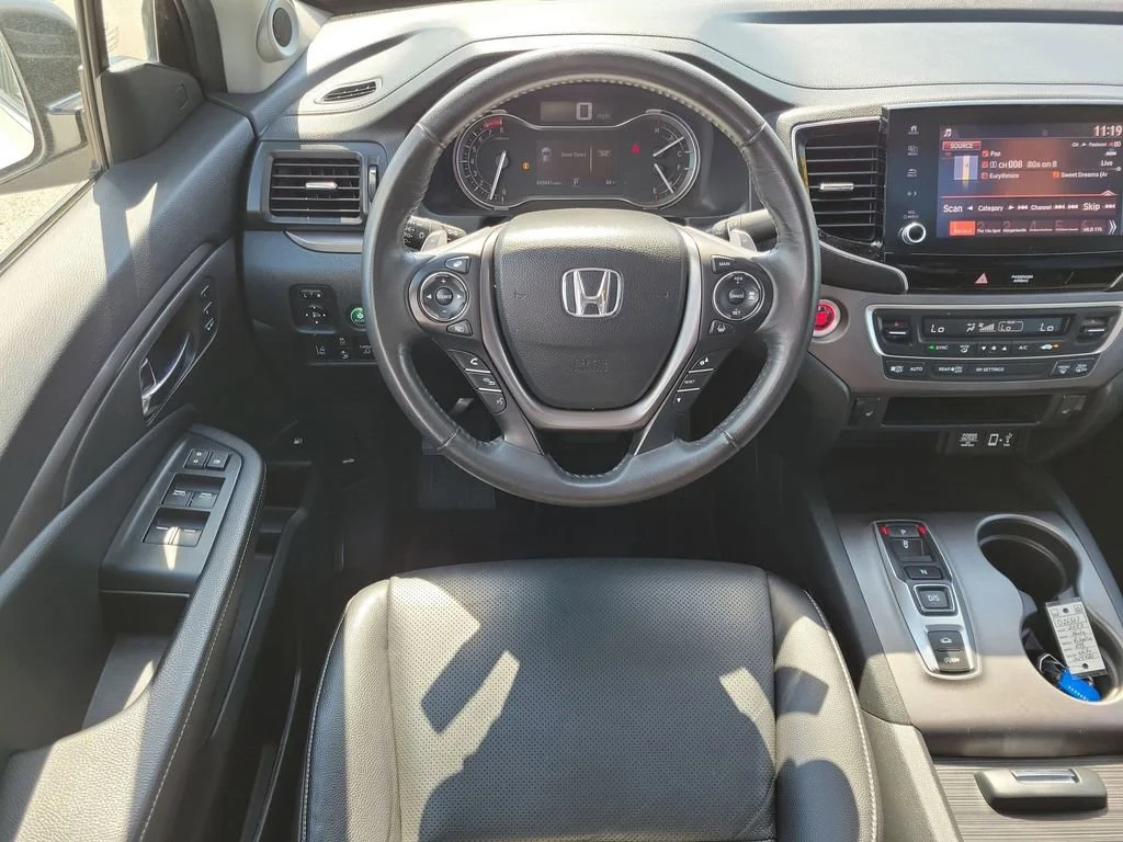 Used 2023 White Honda RTL image 12
