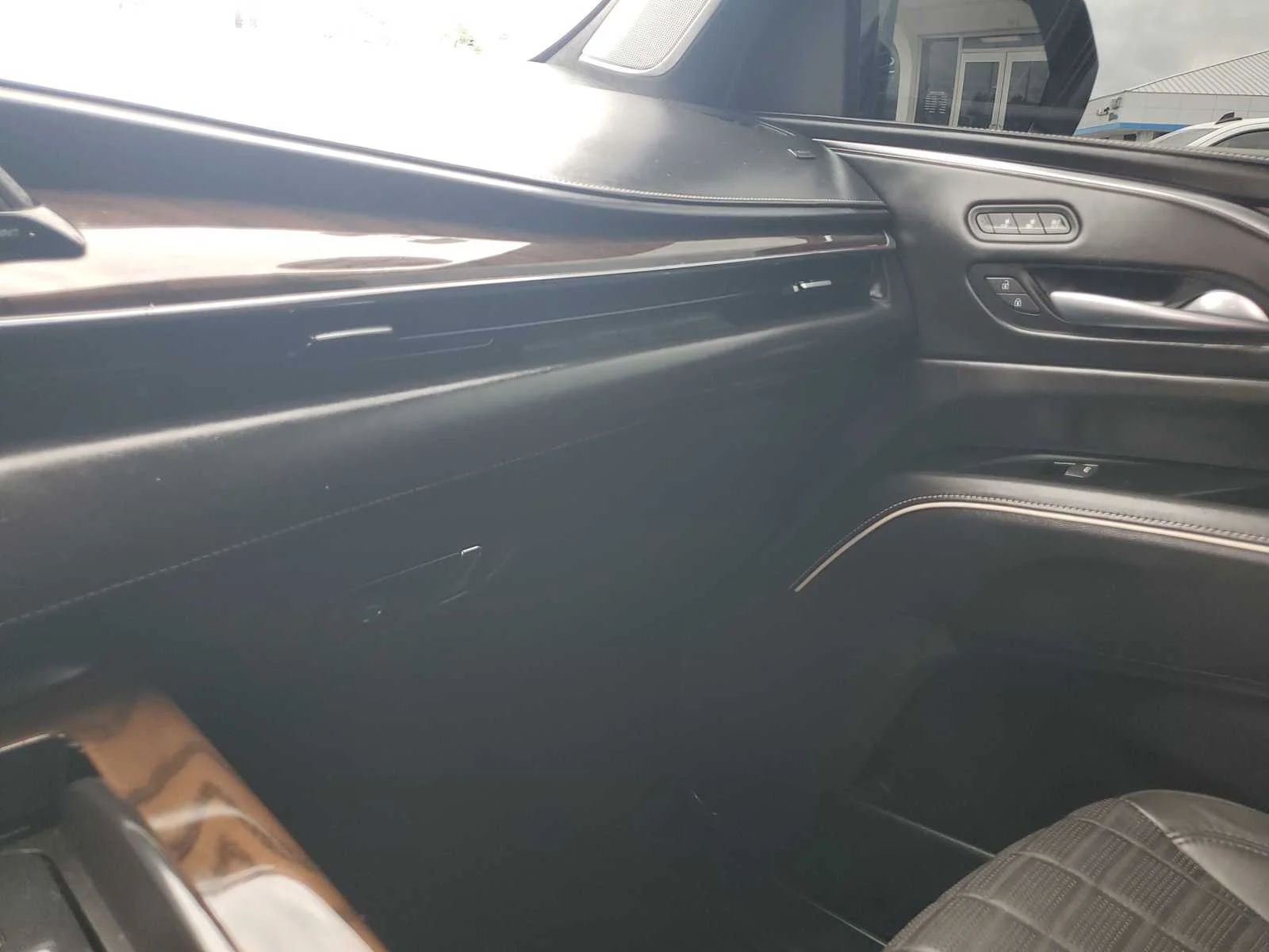 Used 2023 BLACK RAVEN Cadillac 4WD Sport Platinum image 26