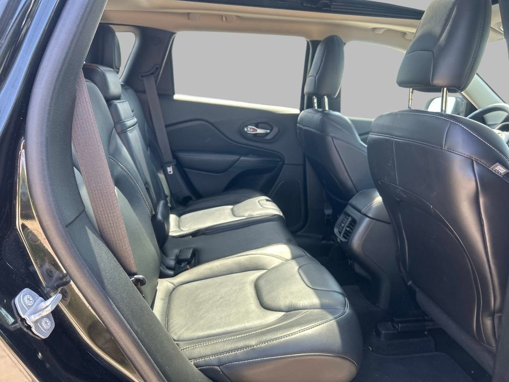 Used 2015 Black Jeep Limited image 17