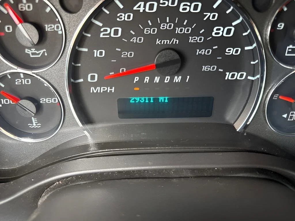 Used 2024 Summit White Chevrolet 1WT image 19