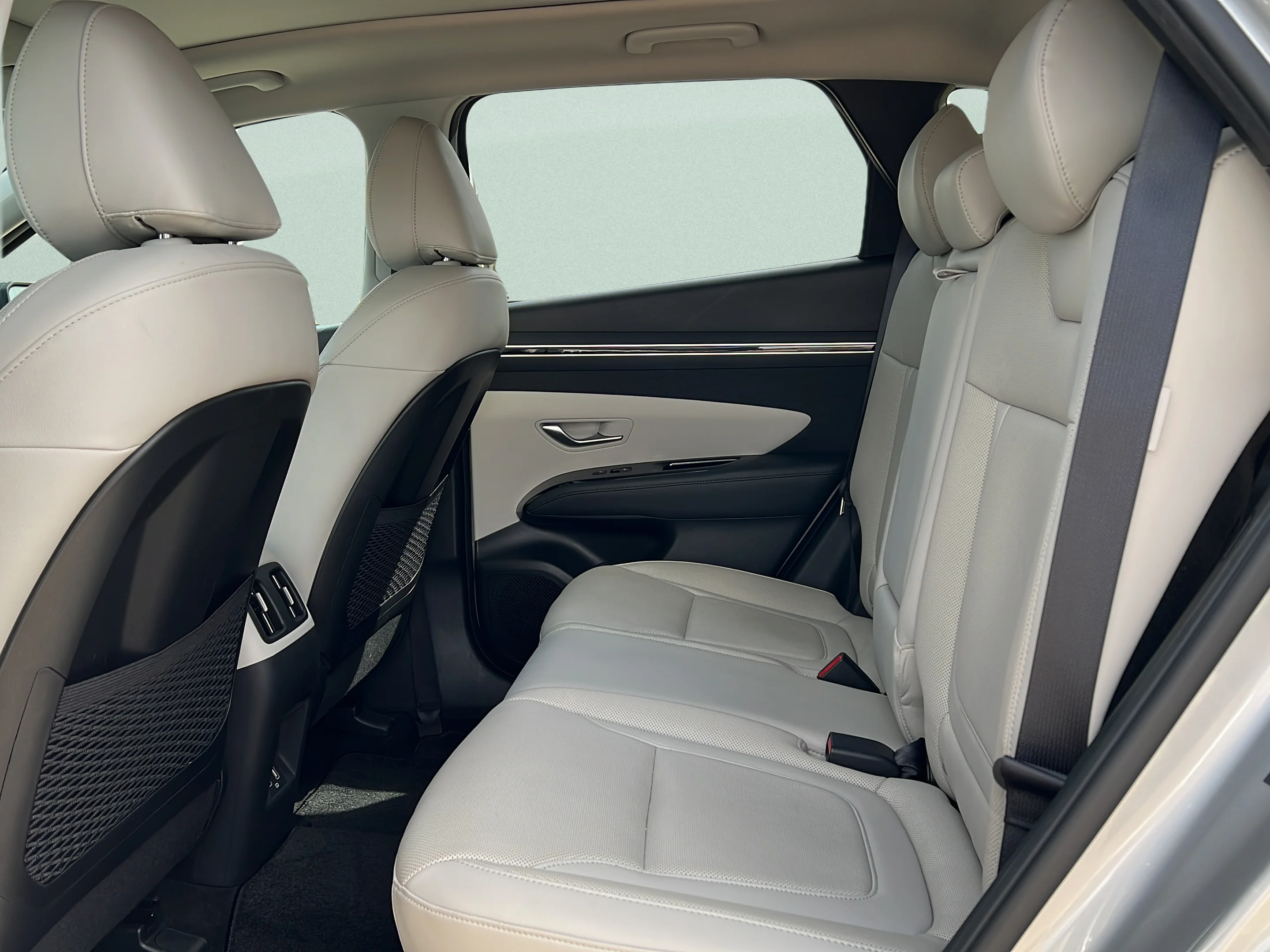 Used 2024 Shimmering Silver Hyundai Limited image 13