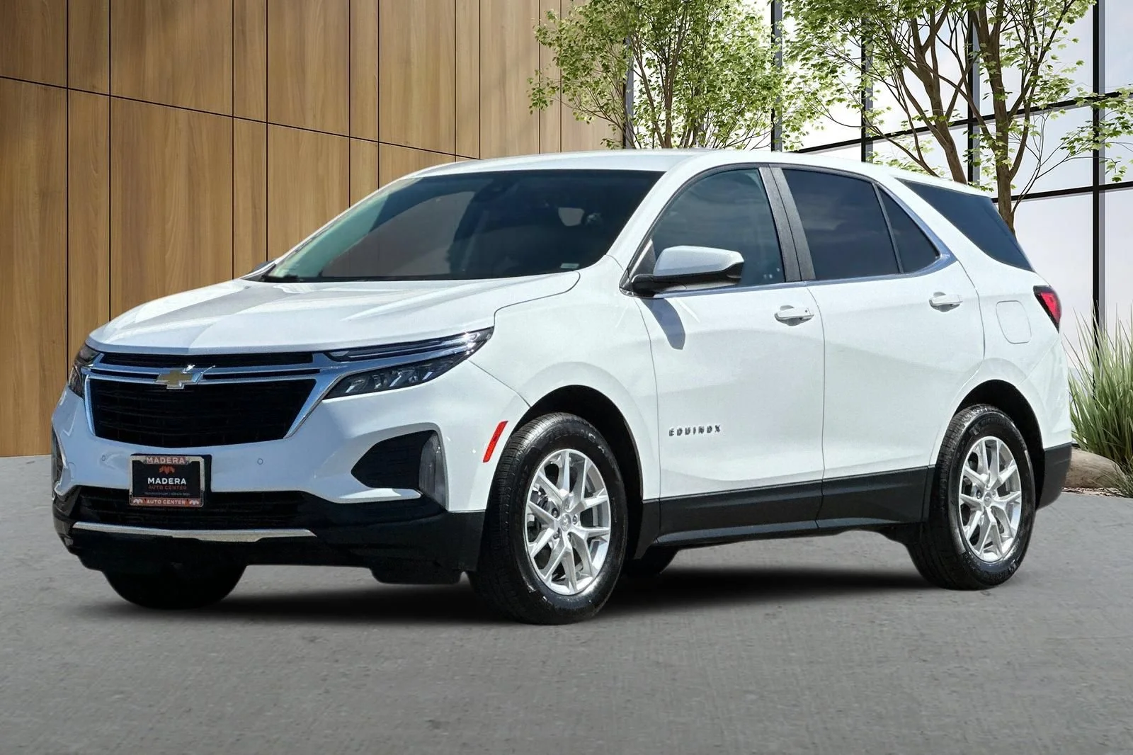 Used 2024 Summit White Chevrolet LT image 8