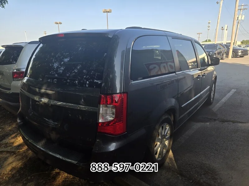 Used 2016 Crystal Metallic CHRYSLER Touring image 7