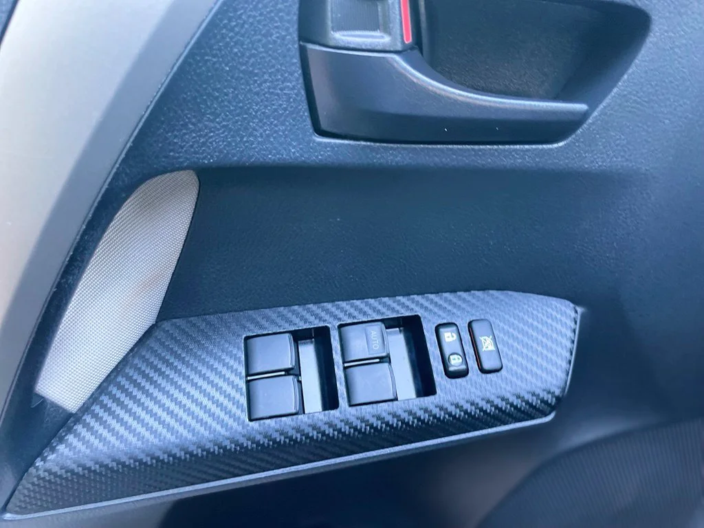 Used 2013 Magnetic Gray Metallic Toyota LE image 10