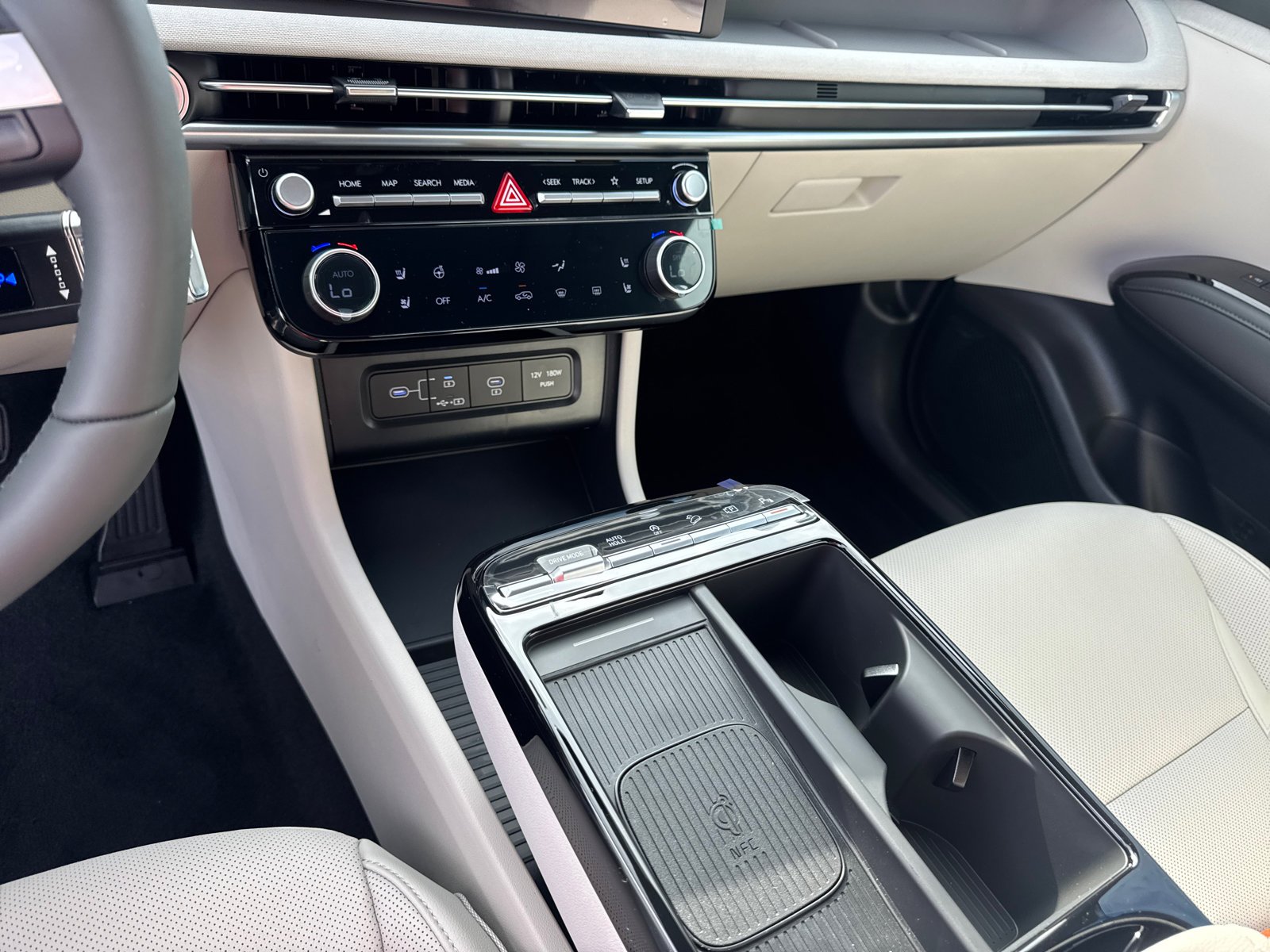 New 2026 Phantom Black Hyundai Limited image 21