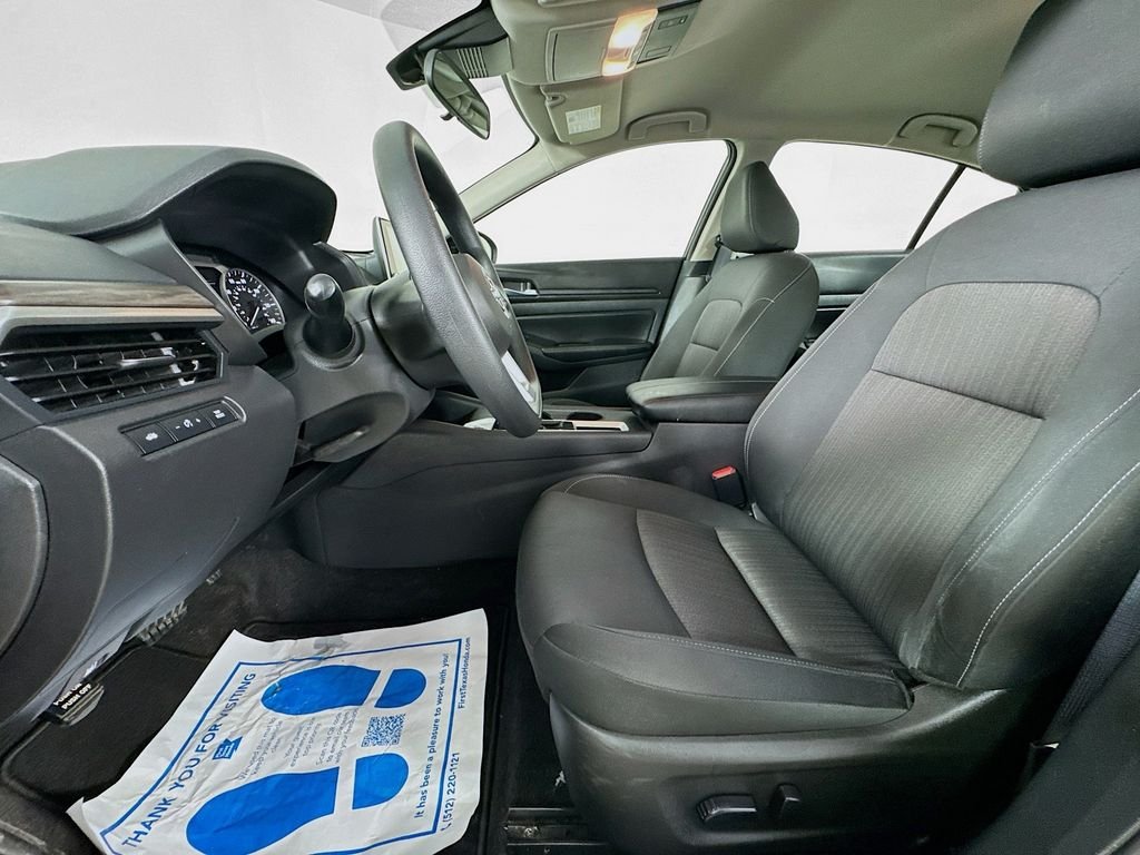 Used 2025 Super Black Clearcoat Nissan 2.5 SV image 24