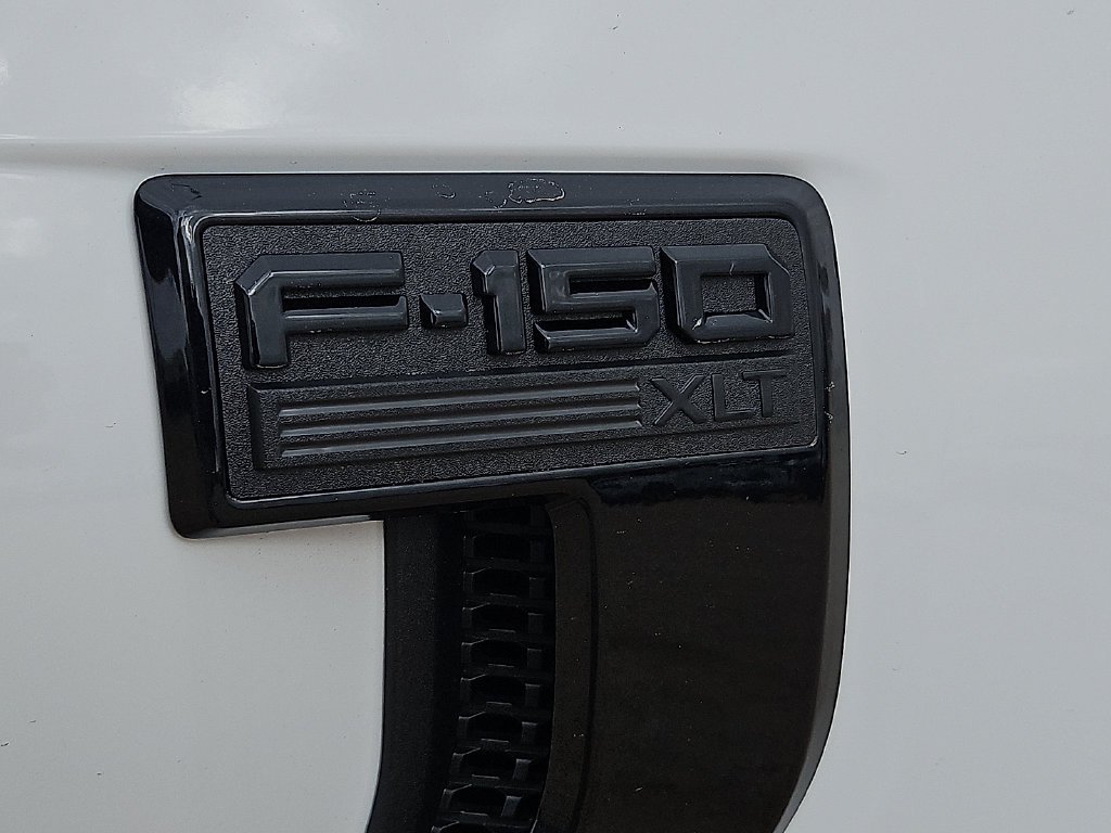 New 2026 Oxford White Ford XLT image 14