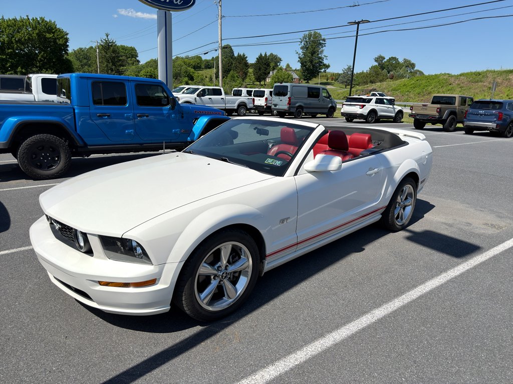 Used 2006 Ford Mustang GT Premium with VIN 1ZVHT85H365237565 for sale in Willow Street, PA