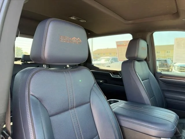 Used 2023 IRIDESCENT PEARL TRICOAT Chevrolet High Country image 54