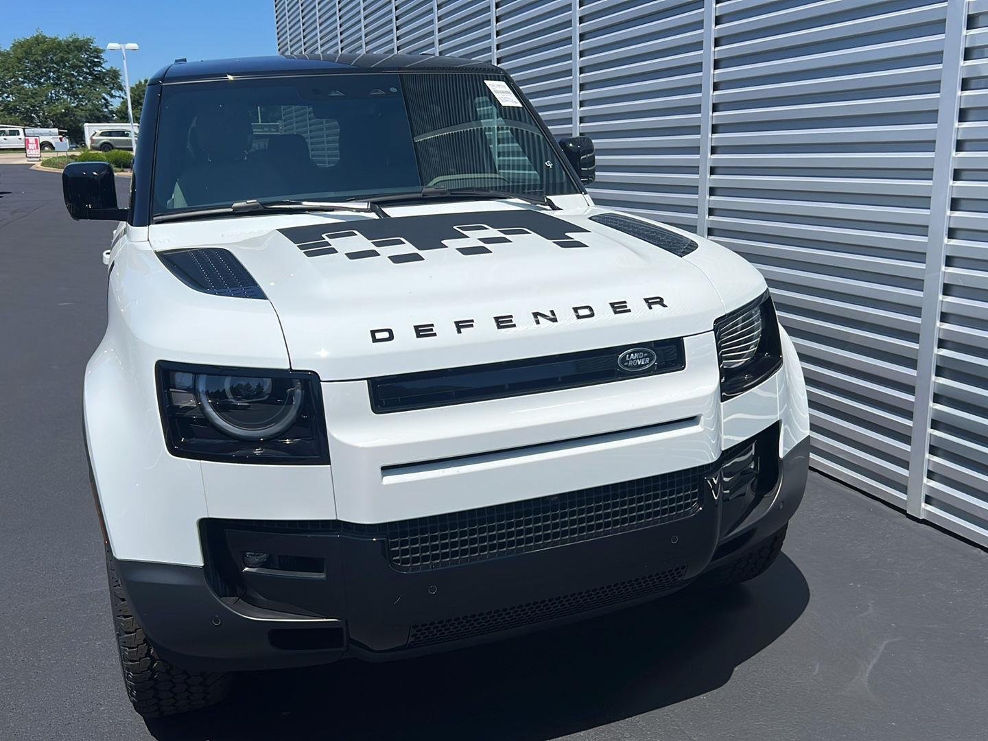 Used 2026 Fuji White Land Rover S image 8