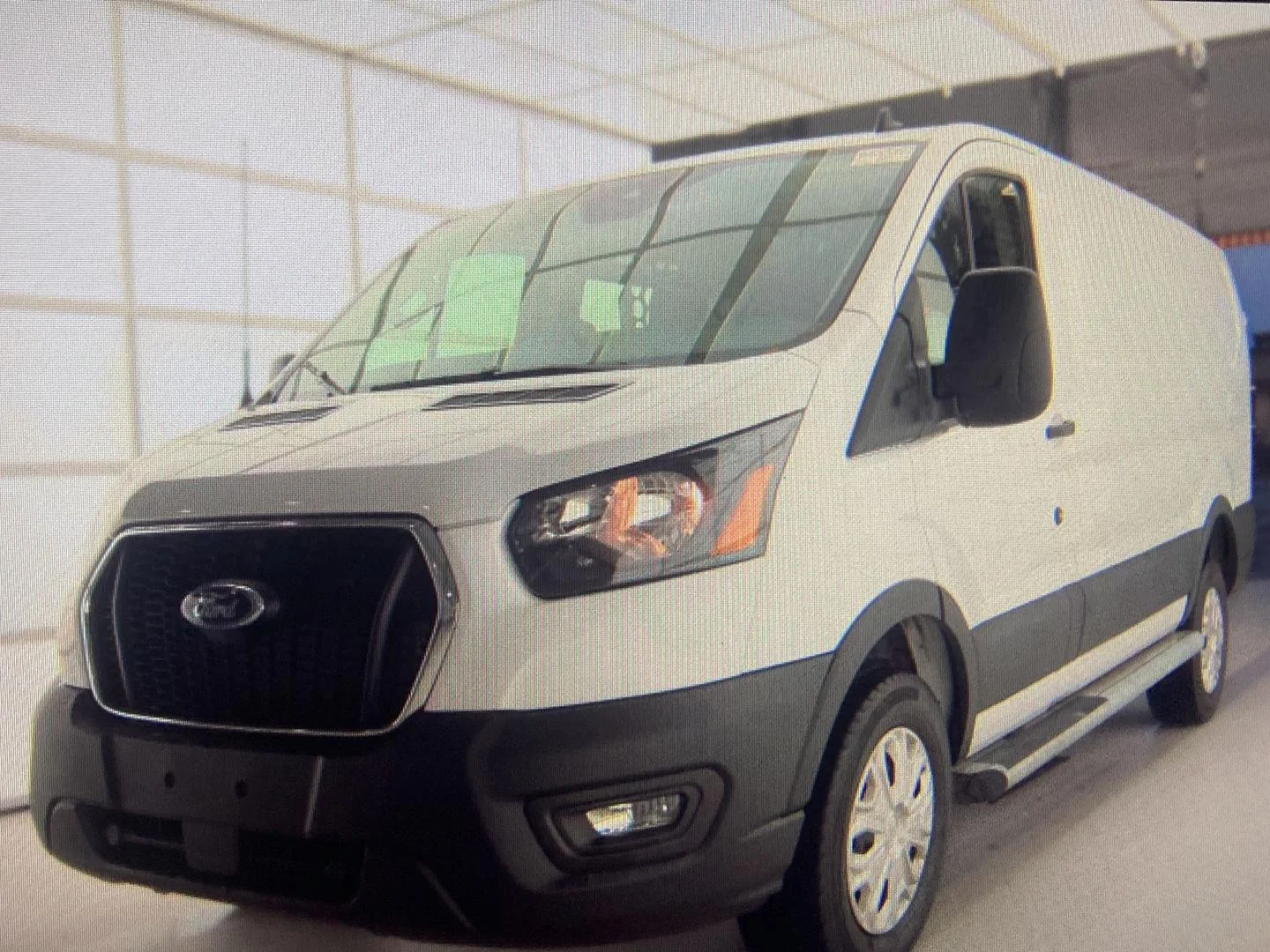 Used 2025 Oxford White Ford 250 image 3