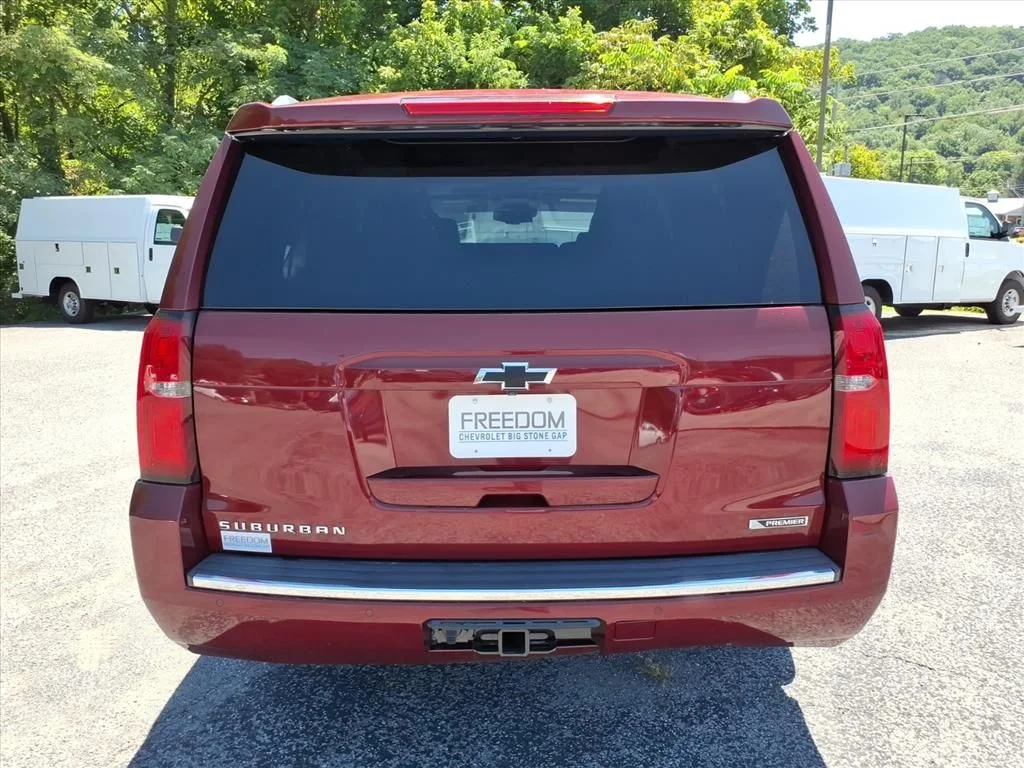 Used 2017 Red Chevrolet Premier image 4