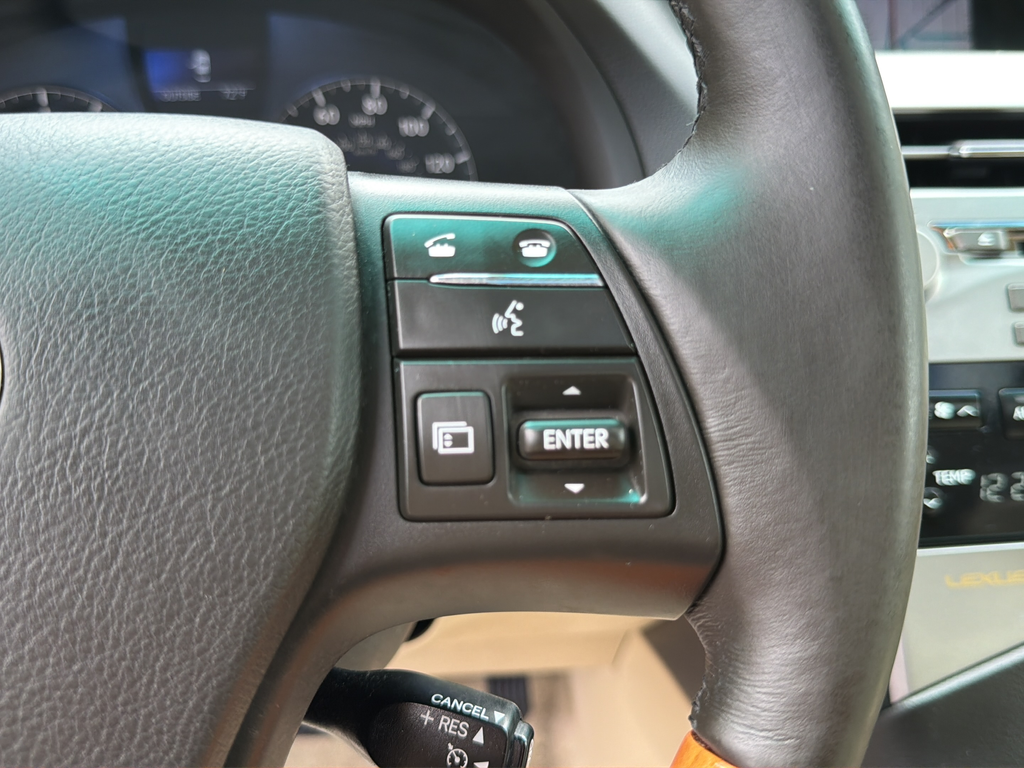 Used 2010 Gold Lexus 350 image 17
