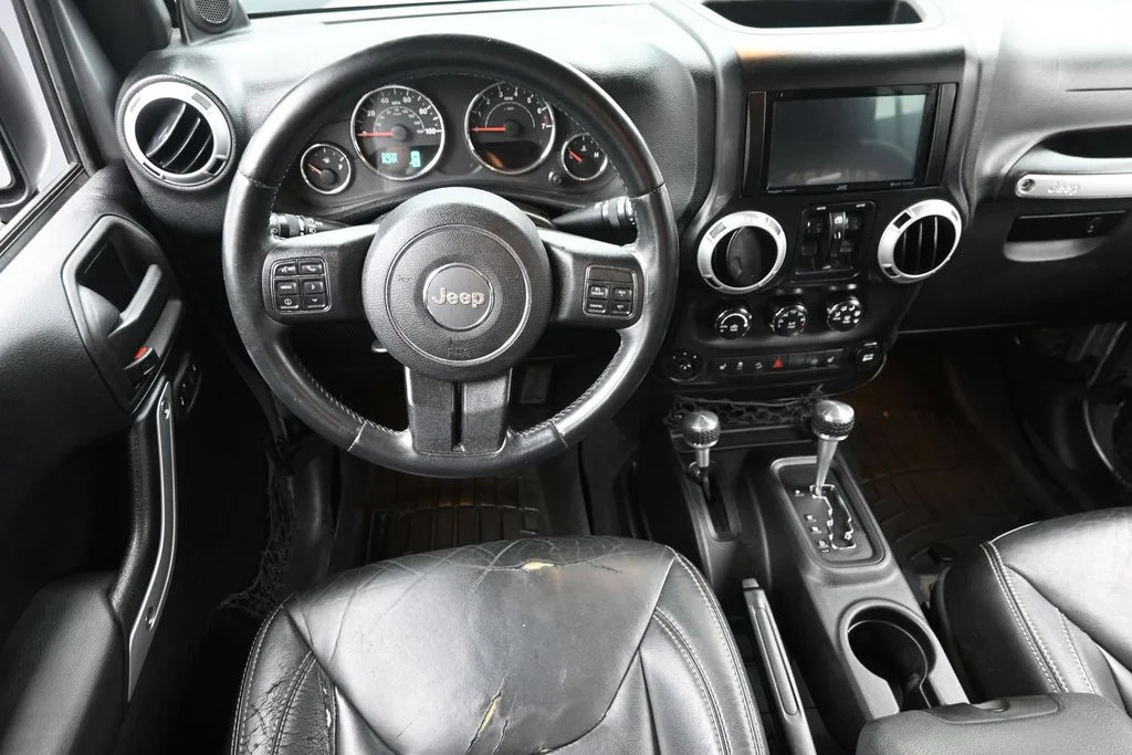 Used 2014 Gray Jeep Unlimited Sahara image 14