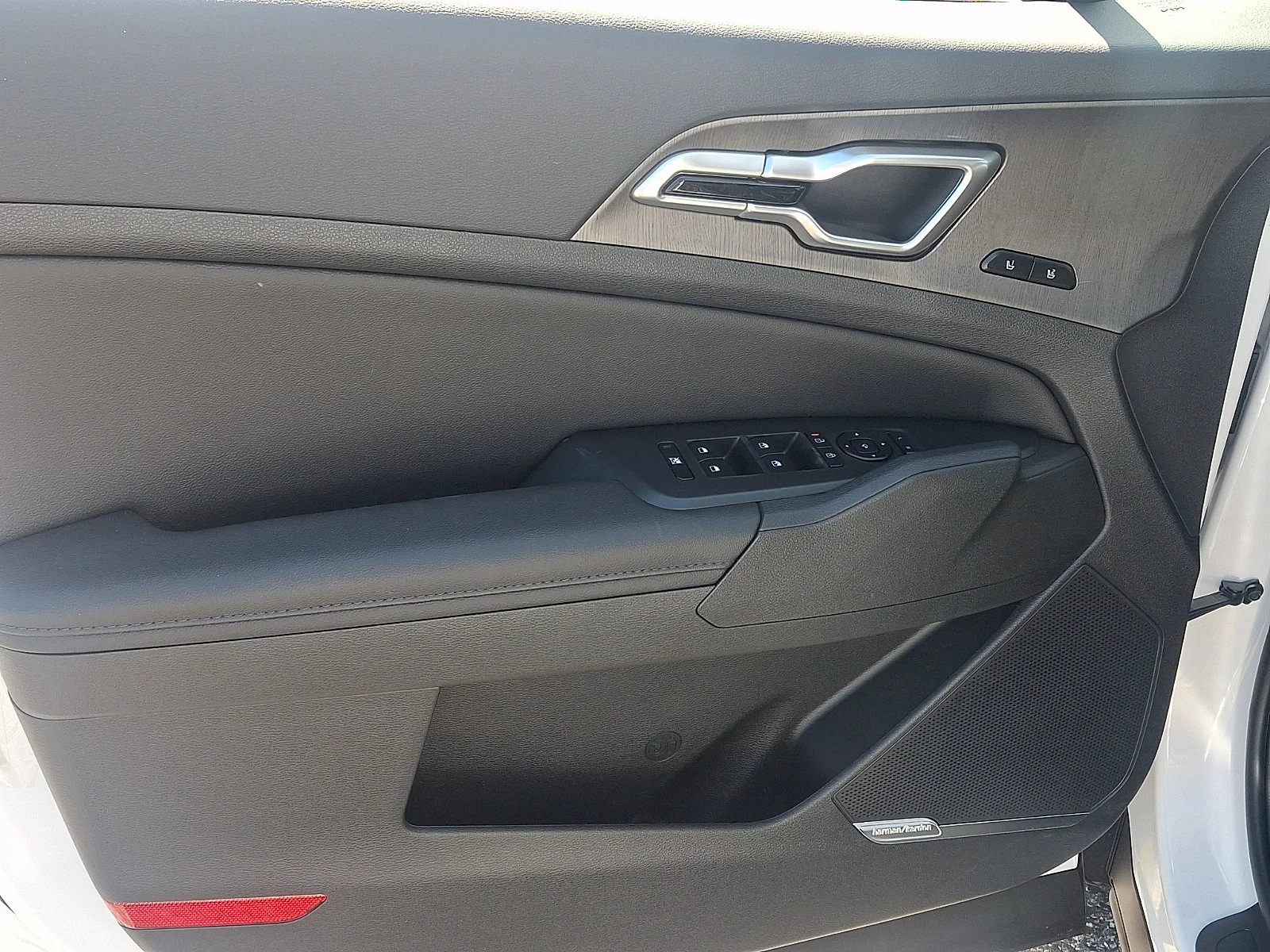 New 2027 White Kia X-Line image 12
