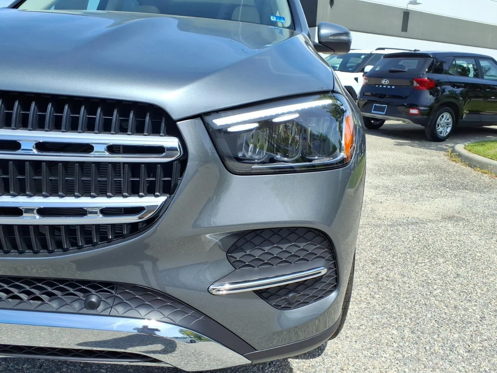 New 2026 Selenite Grey Metallic Mercedes-Benz GLE 350 image 2