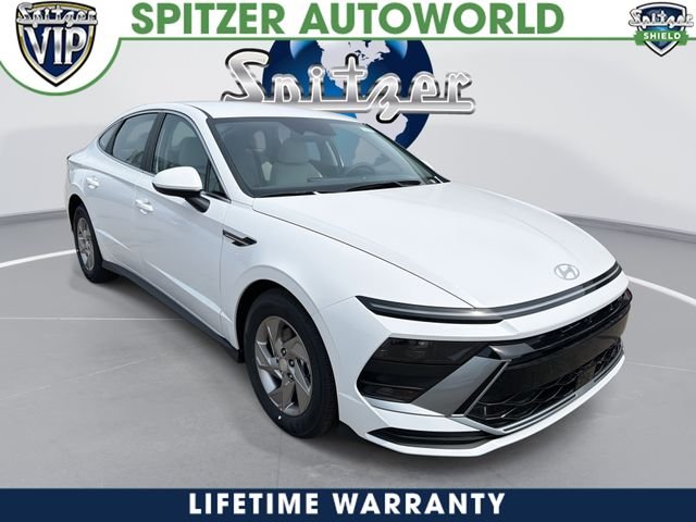 New 2026 White Hyundai SE image 27