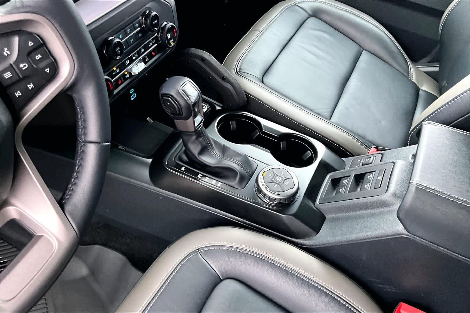 Used 2025 Azure Gray Metallic Tri-Coat Ford Outer Banks image 17