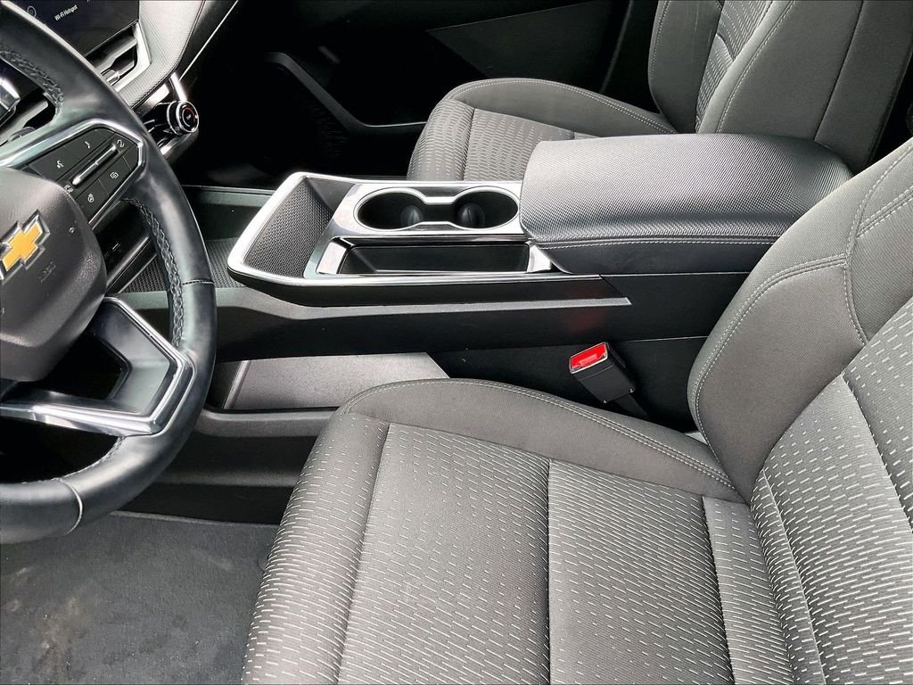 Used 2025 White Chevrolet LT image 20