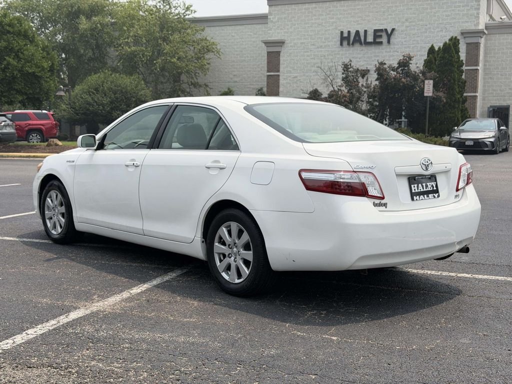 Used 2007 White Toyota Base image 22