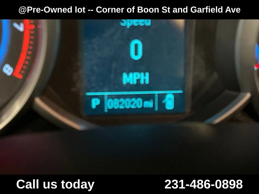 Used 2015 Silver Chevrolet 2LT image 22