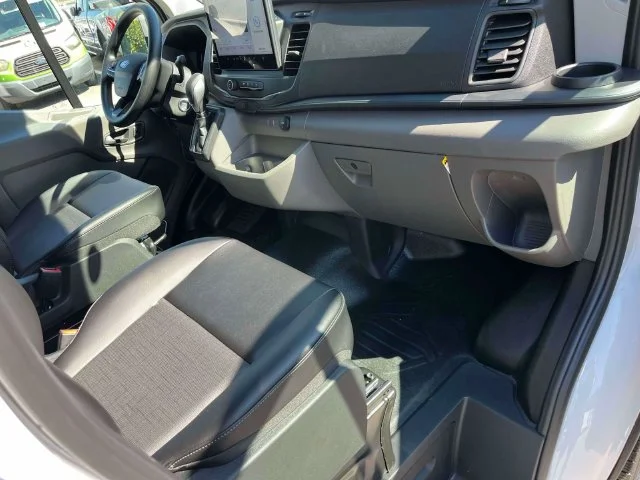 New 2027 White Ford Base image 19
