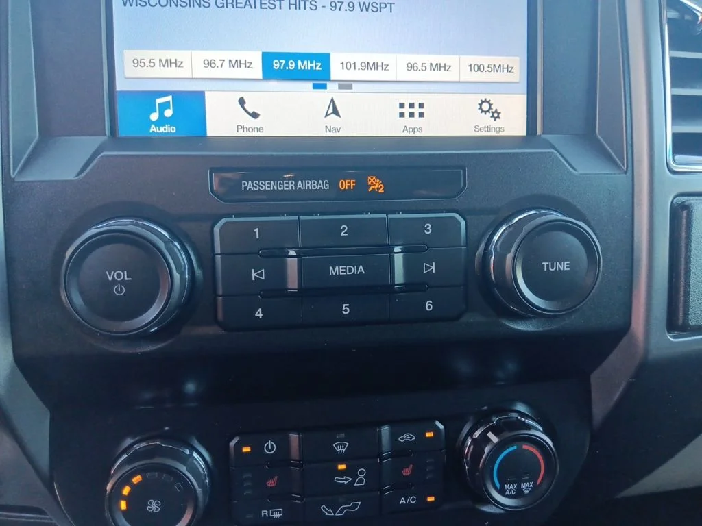 Used 2019 Stone Gray Metallic Ford XLT image 23
