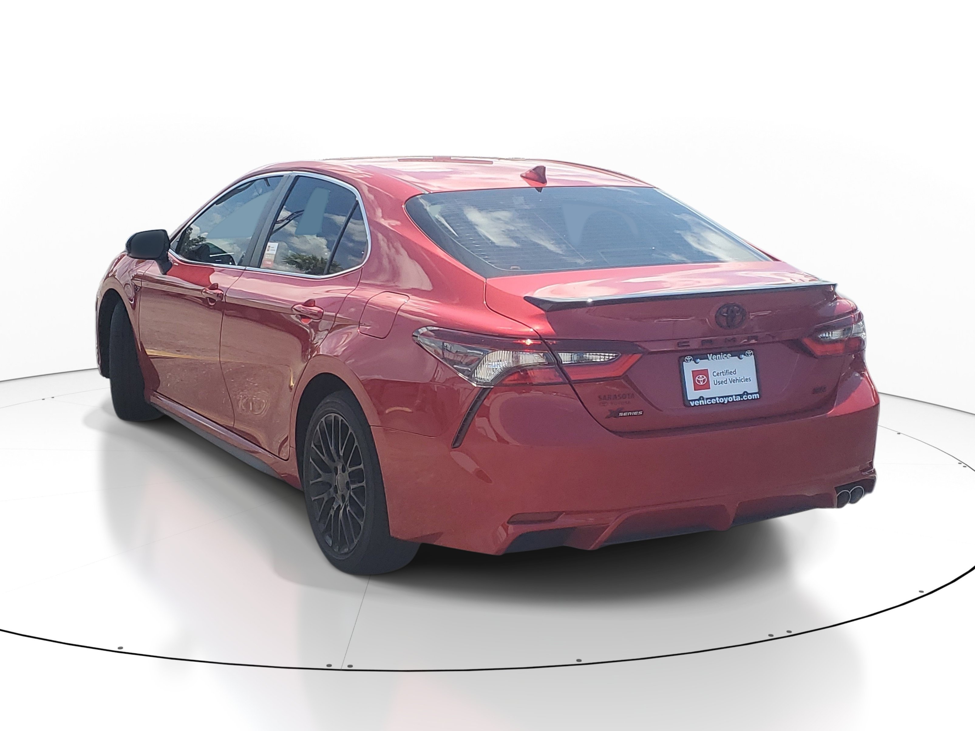 Used 2024  Toyota SE image 5