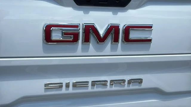 New 2026 Summit White GMC AT4 image 28