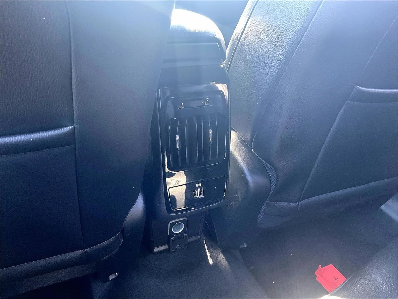 Used 2023 Black Jeep Latitude image 34