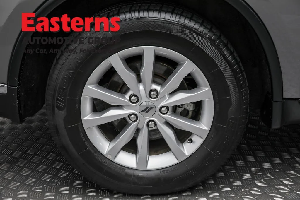 Used 2023 Gray Dodge SXT image 29