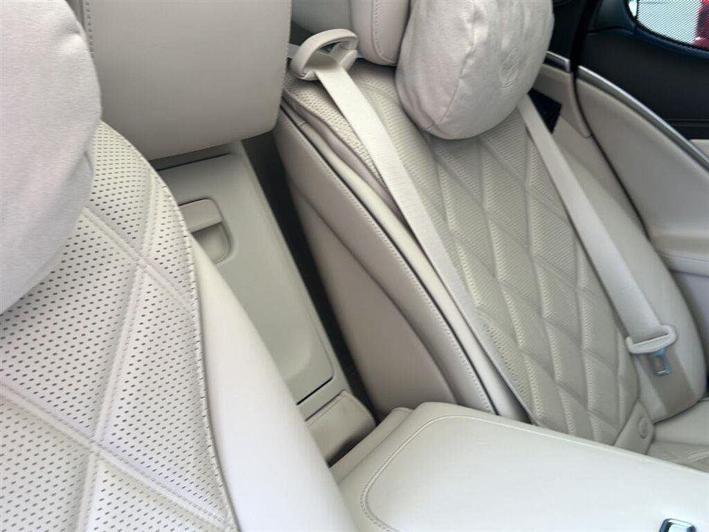 Certified Used 2024 Nautical Blue/Cirrus Silver Mercedes-Benz Maybach EQS 680 image 14