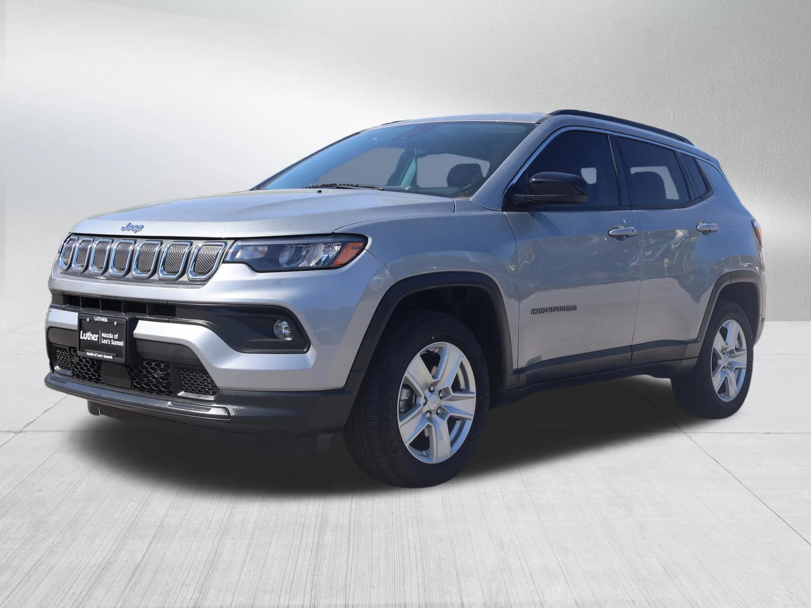 Used 2022 Jeep Compass Latitude with VIN 3C4NJDBB0NT175707 for sale in Kansas City