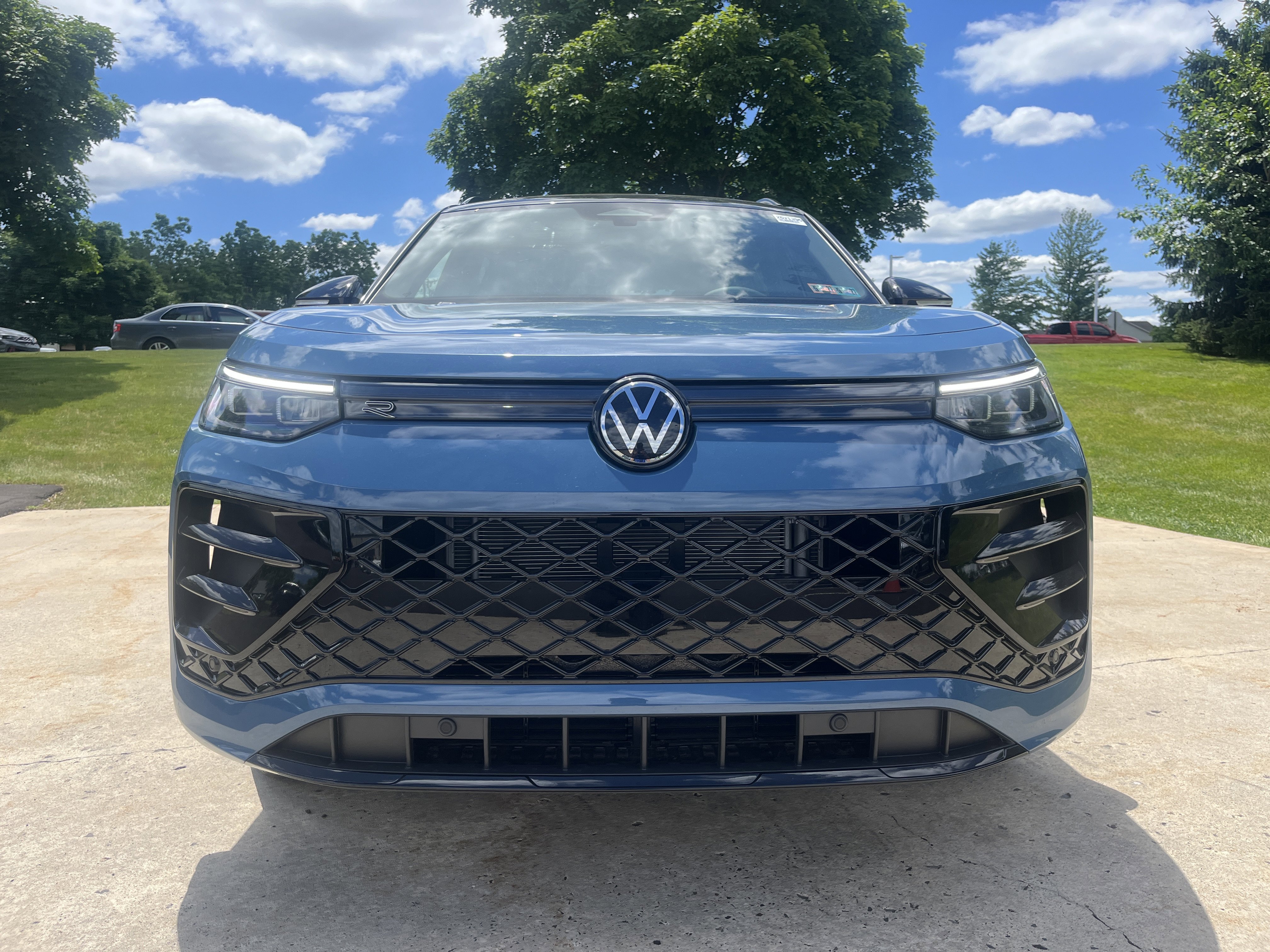 New 2026 Monterey Blue w/Deep Black Roof Volkswagen SE R-Line Black image 7