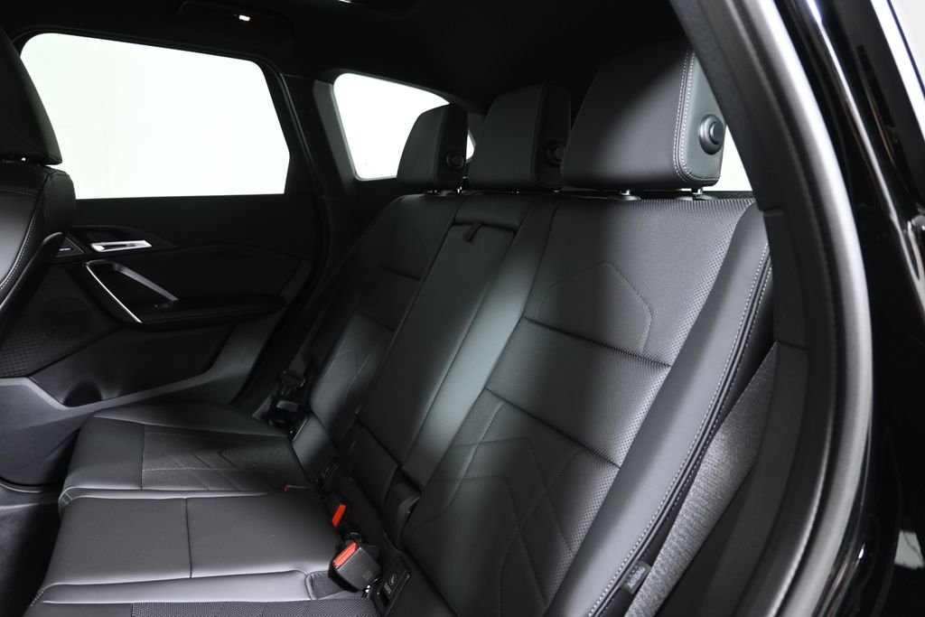 New 2026 Jet Black BMW xDrive28i image 4